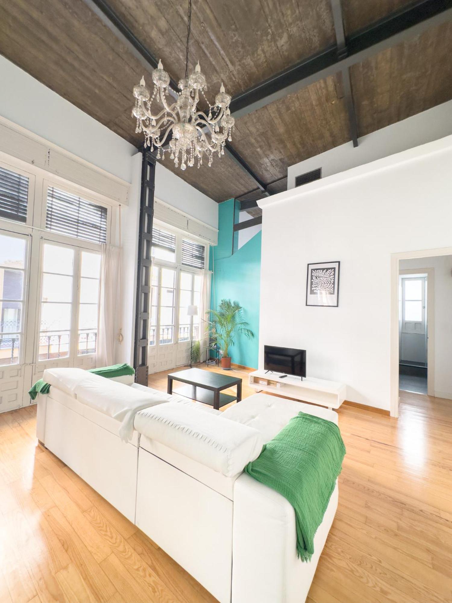 Stylish 1br Apt, Ac, Near Sight, Private Parking Opt